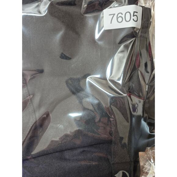 New Women's Sonoma Goods For Life Black Curvy High Rise Cuffed Shorts Size 6 - Picture 8 of 8